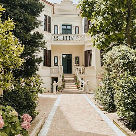 Seven Cafe & Hotel Pogradaş Dış mekan fotoğraf