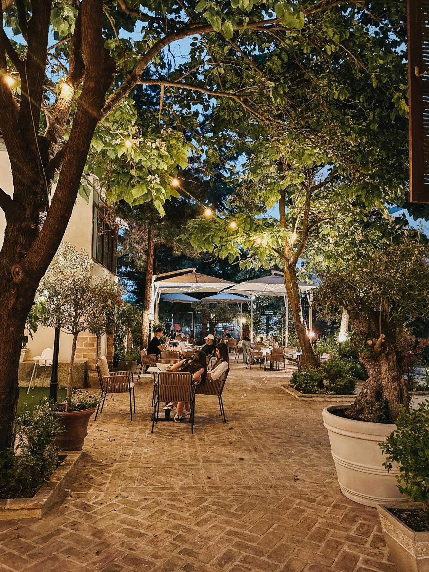 Seven Cafe & Hotel Pogradaş Dış mekan fotoğraf