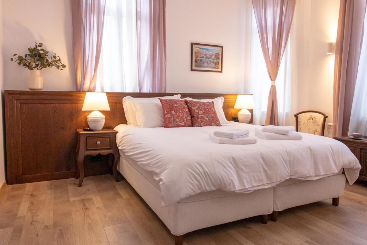 Seven Cafe & Hotel Pogradaş Dış mekan fotoğraf